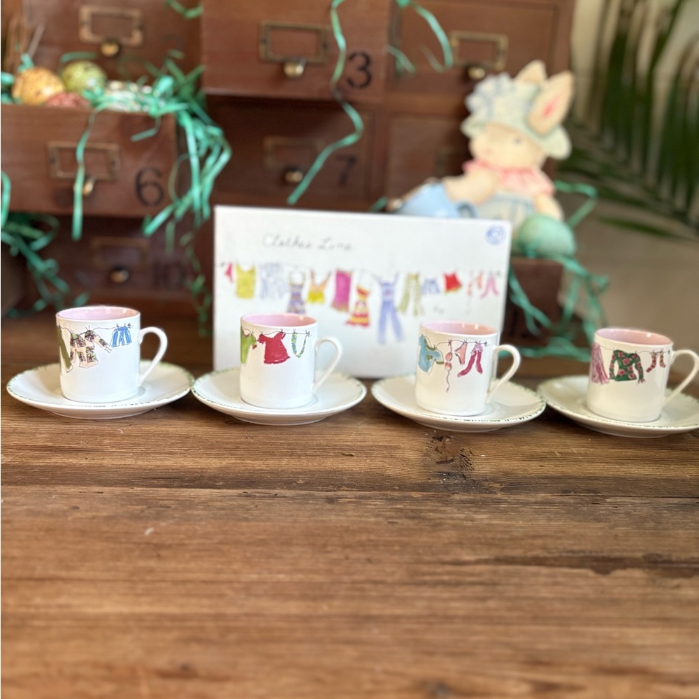 Clothesline brand expresso Set with Saucers
